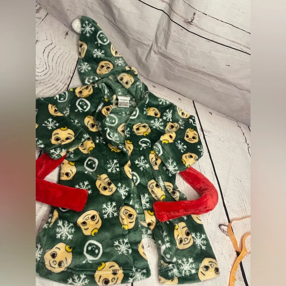 Cocomelon hooded robe 3T